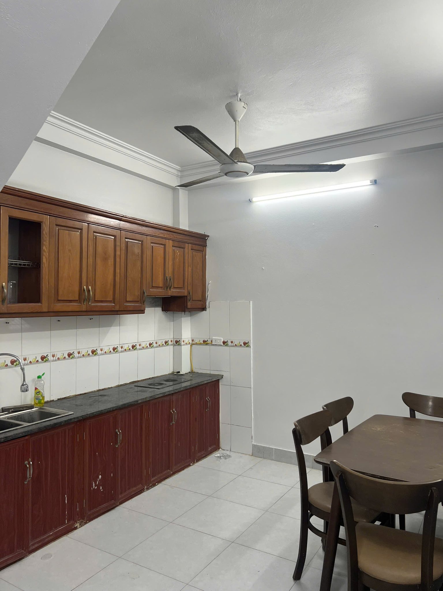 Cho thuê nhà Lương Khánh Thiện, 4 tầng x 30m2, 4 ngủ, Full đồ, 12 Triệu vào ngay - Ảnh 2